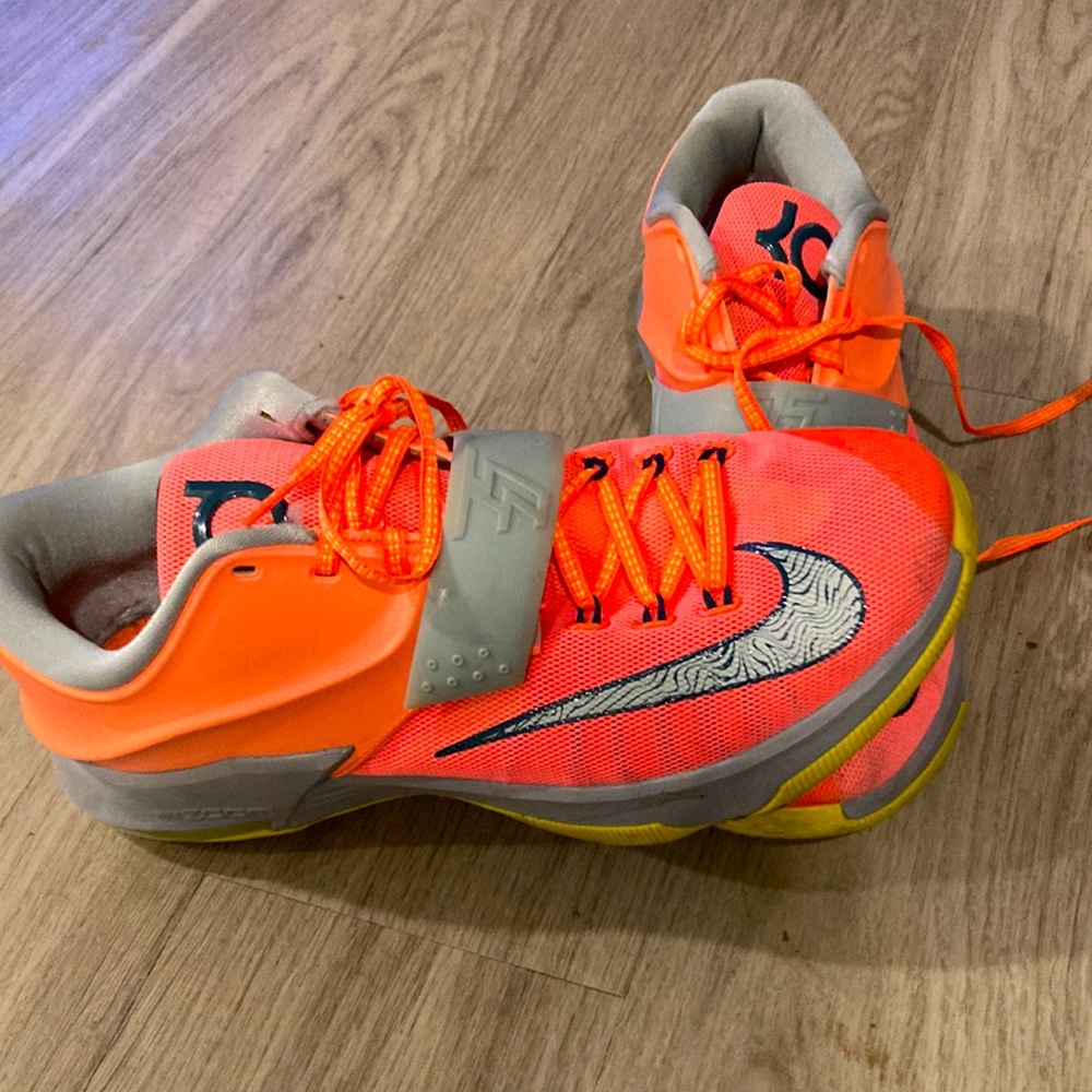 Nike Kevin Durant low. Size 12. Coral and grey.